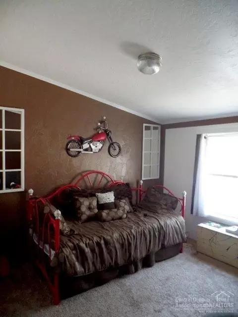 52355 Red Currant, La Pine, OR 97739 photo 11