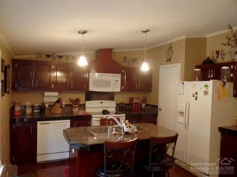 52355 Red Currant, La Pine, OR 97739 photo 5