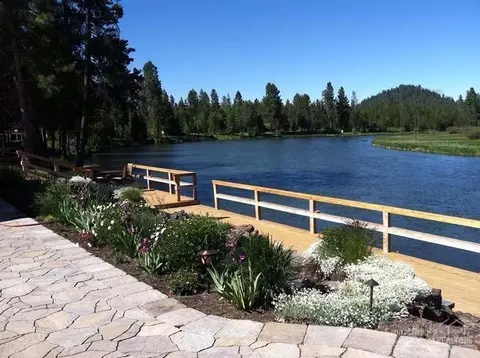 55571 Big River Dr, Bend, OR 97707 photo 3