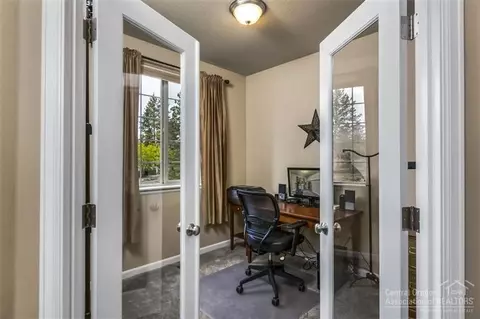 20086 Stonegate Dr, Bend, OR 97702 photo 5