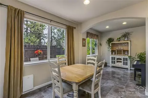 20086 Stonegate Dr, Bend, OR 97702 photo 9