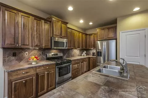 20086 Stonegate Dr, Bend, OR 97702 photo 7