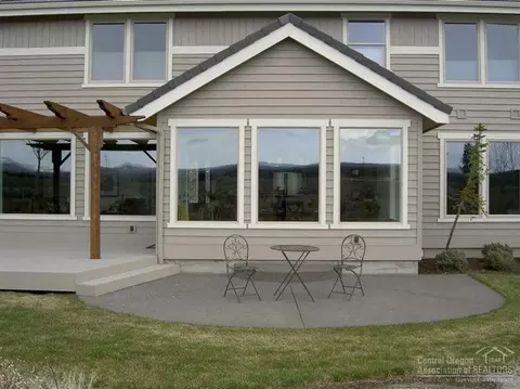 61861 Fall Creek Loop, Bend, OR 97702 photo 16