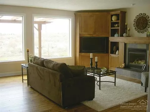61861 Fall Creek Loop, Bend, OR 97702 photo 6