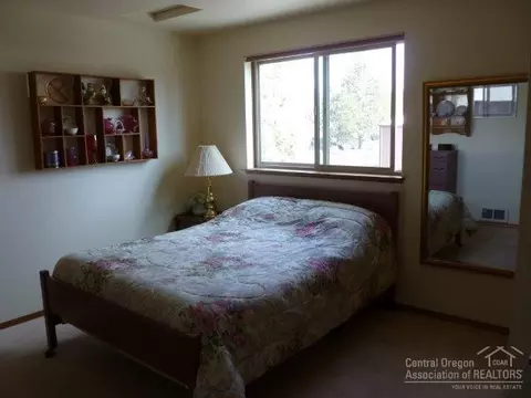 18076 4th Ave, Bend, OR 97701 photo 12