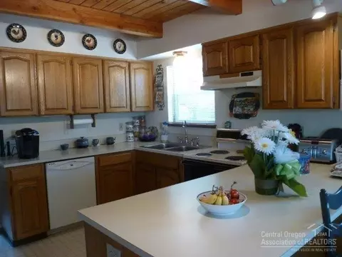 18076 4th Ave, Bend, OR 97701 photo 6
