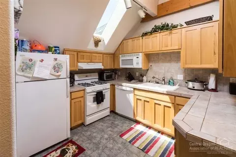 18540 Plainview Rd, Bend, OR 97701 photo 14