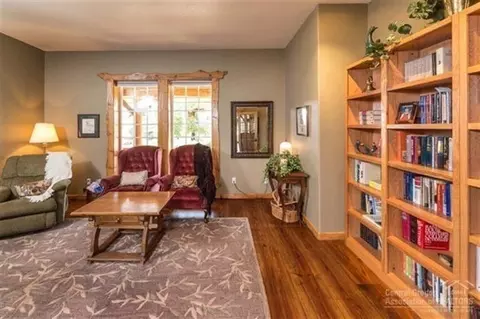 18540 Plainview Rd, Bend, OR 97701 photo 6