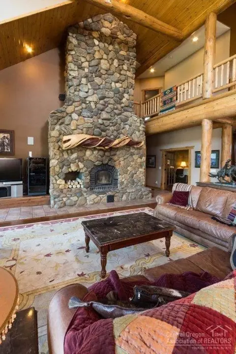 18540 Plainview Rd, Bend, OR 97701 photo 3