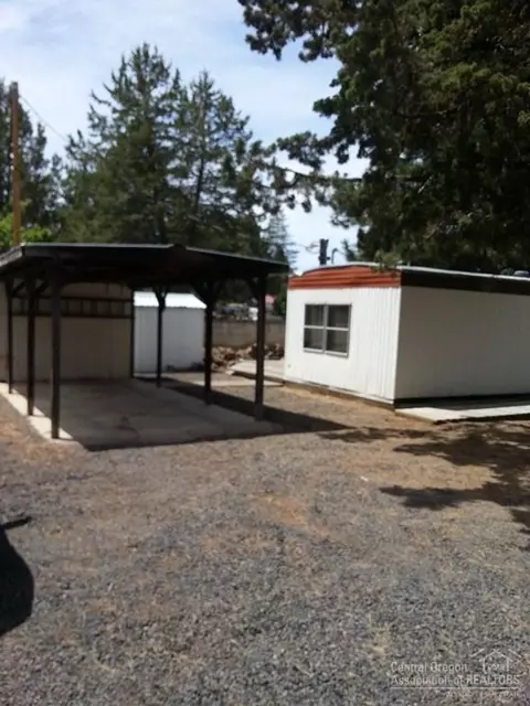 61373 Benham Rd, Bend, OR 97702 photo 2