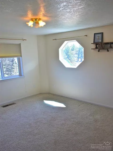 21057 Arid Ave, Bend, OR 97701 photo 10