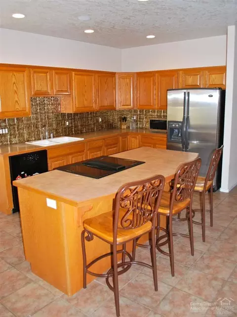 21057 Arid Ave, Bend, OR 97701 photo 3