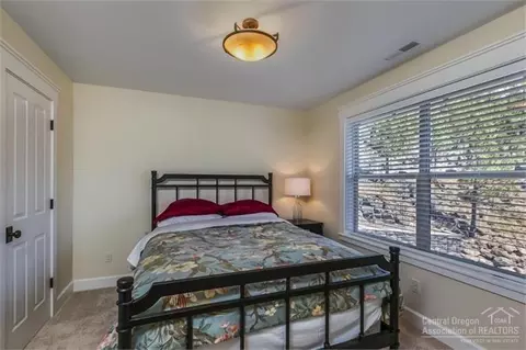 2281 NW Putnam Rd, Bend, OR 97701 photo 17