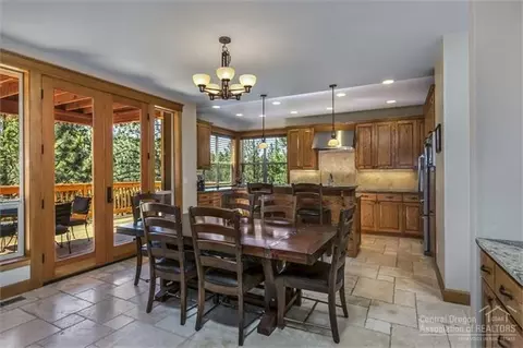 2281 NW Putnam Rd, Bend, OR 97701 photo 9