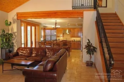 2281 NW Putnam Rd, Bend, OR 97701 photo 3