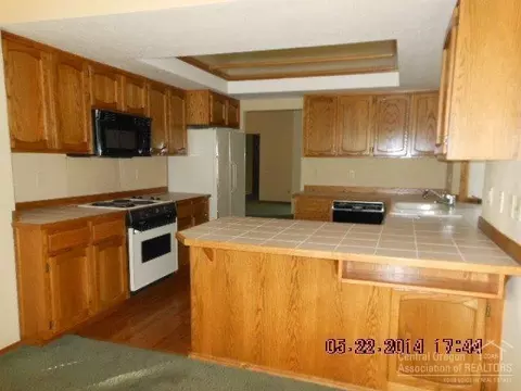 60816 SE Willow Creek Loop, Bend, OR 97702 photo 5