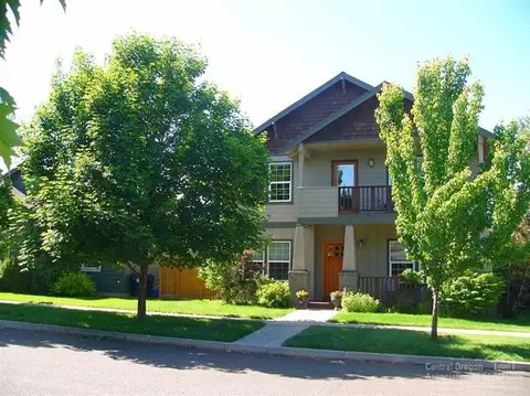 21337 Oakview Dr, Bend, OR 97701 photo 2