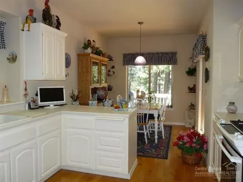 60809 Willow Creek Loop, Bend, OR 97702 photo 8