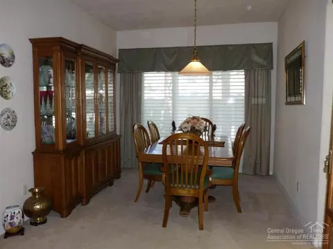 60809 Willow Creek Loop, Bend, OR 97702 photo 9