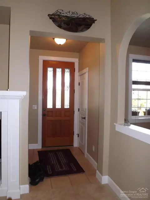 61409 Davis Lake Loop, Bend, OR 97702 photo 2