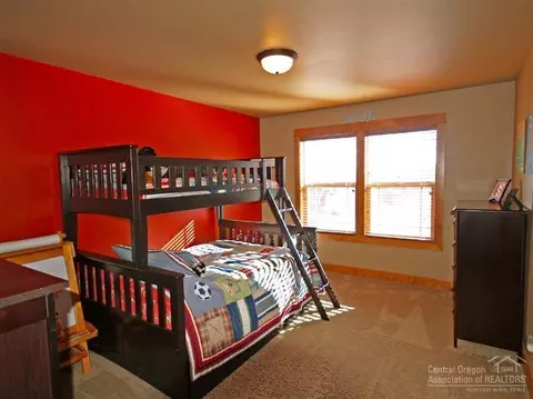 681 NW Powell Butte Loop, Bend, OR 97701 photo 17