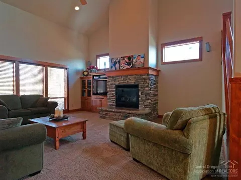 681 NW Powell Butte Loop, Bend, OR 97701 photo 4