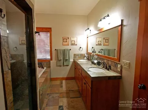 681 NW Powell Butte Loop, Bend, OR 97701 photo 14