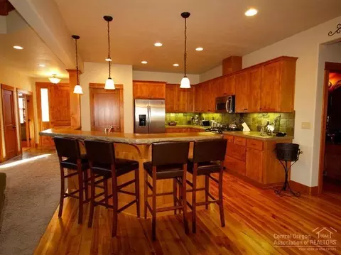 681 NW Powell Butte Loop, Bend, OR 97701 photo 9