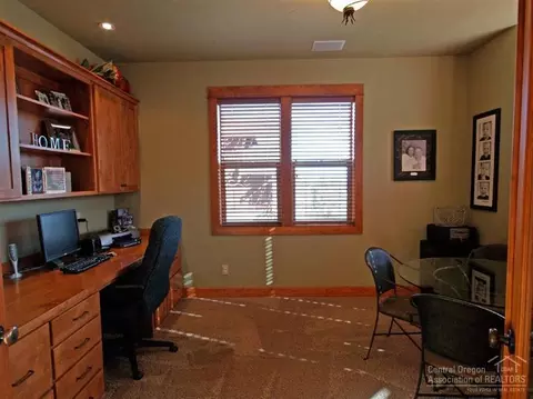 681 NW Powell Butte Loop, Bend, OR 97701 photo 12