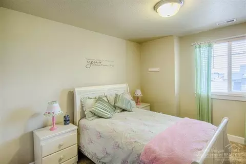 20454 Jacklight Ln, Bend, OR 97702 photo 11