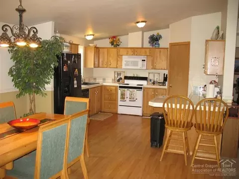 59633 Osage Rd, Bend, OR 97702 photo 5