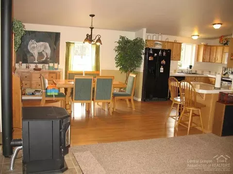 59633 Osage Rd, Bend, OR 97702 photo 3