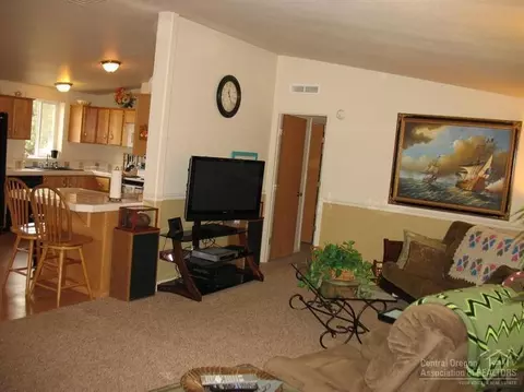 59633 Osage Rd, Bend, OR 97702 photo 4