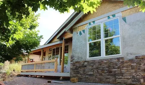 63236 Logan Ave, Bend, OR 97701 photo 2