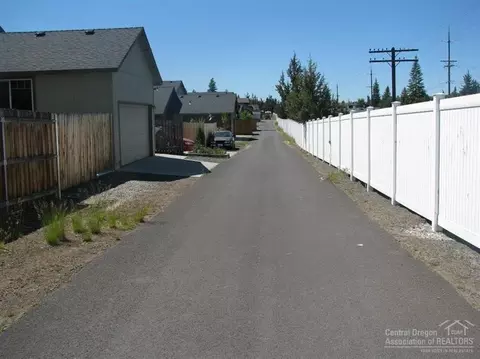 63323 Vogt Rd, Bend, OR 97701 photo 5