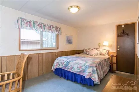 56199 Solar, Bend, OR 97707 photo 4