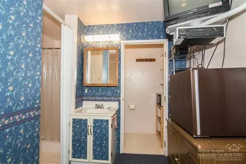 56199 Solar, Bend, OR 97707 photo 7