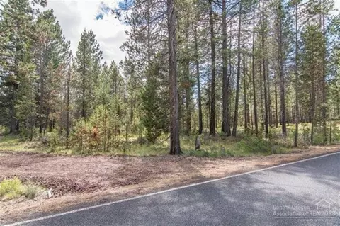 56203 Pasadena, Bend, OR 97707 photo 1
