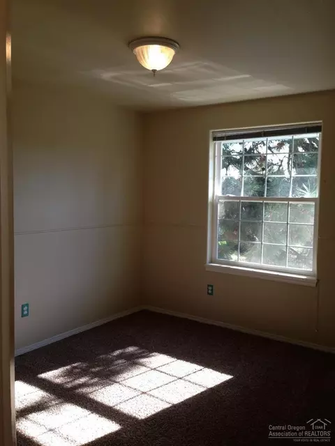 321 NE Alpenview, Bend, OR 97701 photo 9