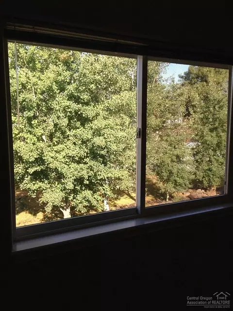 321 NE Alpenview, Bend, OR 97701 photo 13