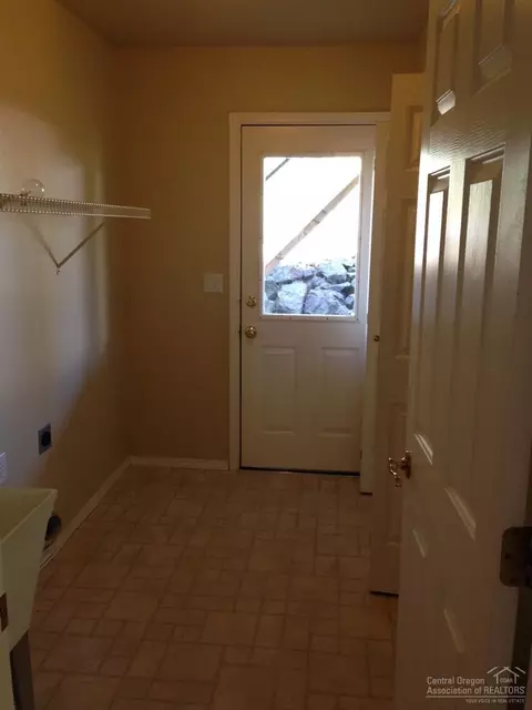 321 NE Alpenview, Bend, OR 97701 photo 18