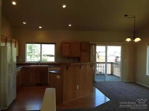 321 NE Alpenview, Bend, OR 97701 photo 6