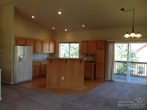 321 NE Alpenview, Bend, OR 97701 photo 4