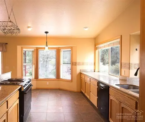20737 Lyra Dr, Bend, OR 97701 photo 7