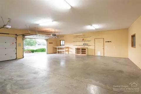 20737 Lyra Dr, Bend, OR 97701 photo 4