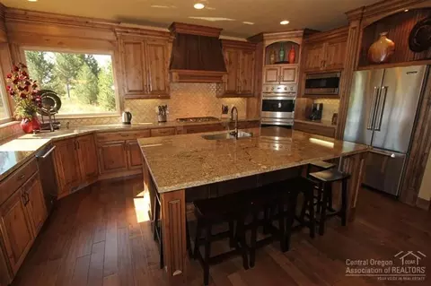 56658 Dancing Rock Loop, Bend, OR 97707 photo 4