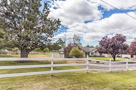 63885 Scenic Dr, Bend, OR 97701 photo 2