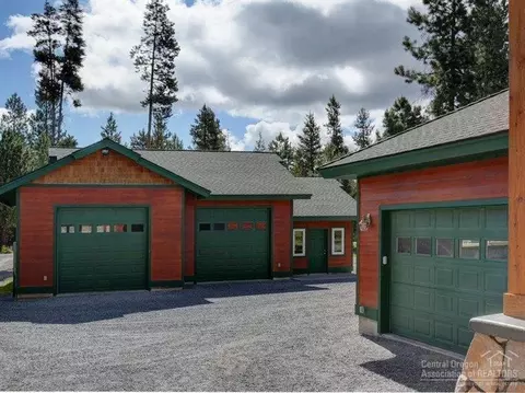 54435 Elk Dr, Bend, OR 97707 photo 6