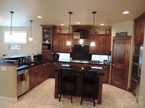 20510 Jacklight Ln, Bend, OR 97702 photo 3