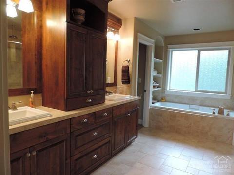 20510 Jacklight Ln, Bend, OR 97702 photo 16
